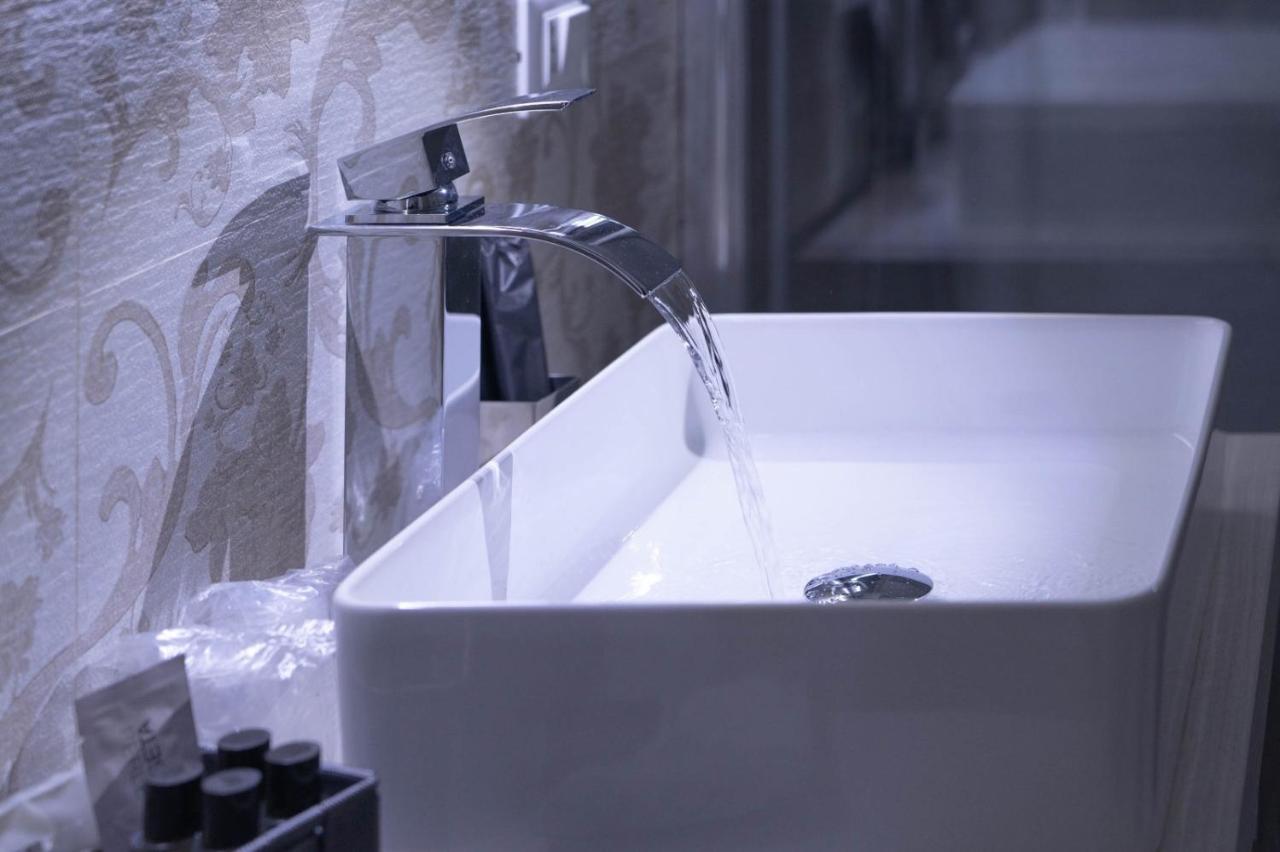 카세르타 Royal Gardens B&B 외부 사진