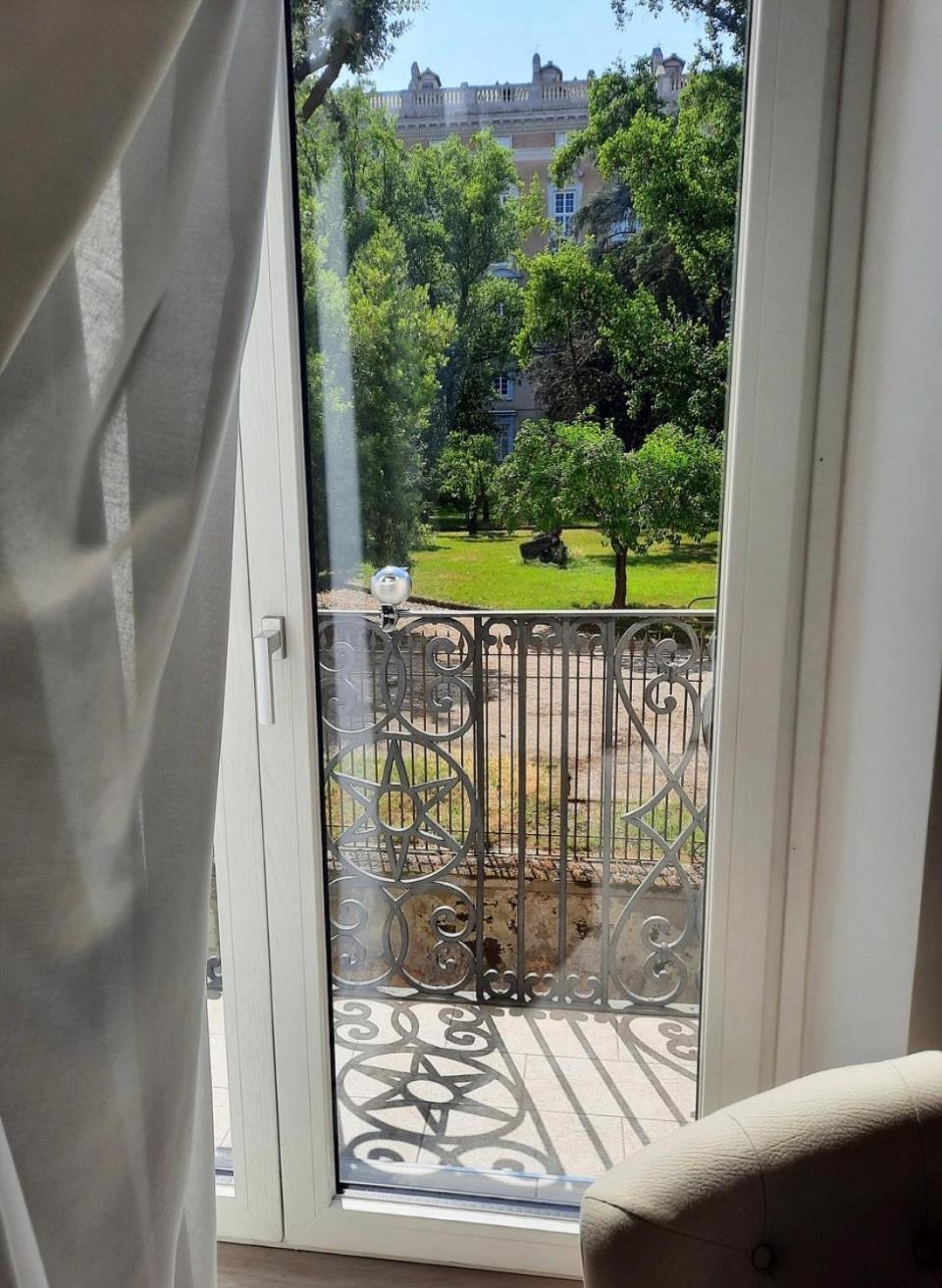 카세르타 Royal Gardens B&B 외부 사진